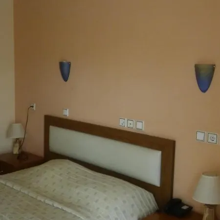 Nefeli 2*