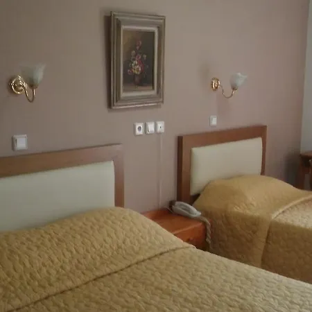 Nefeli Hotel 2*
