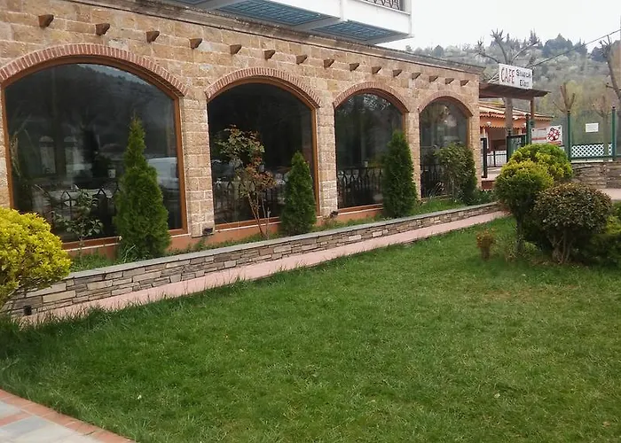 Nefeli Hotel 2*